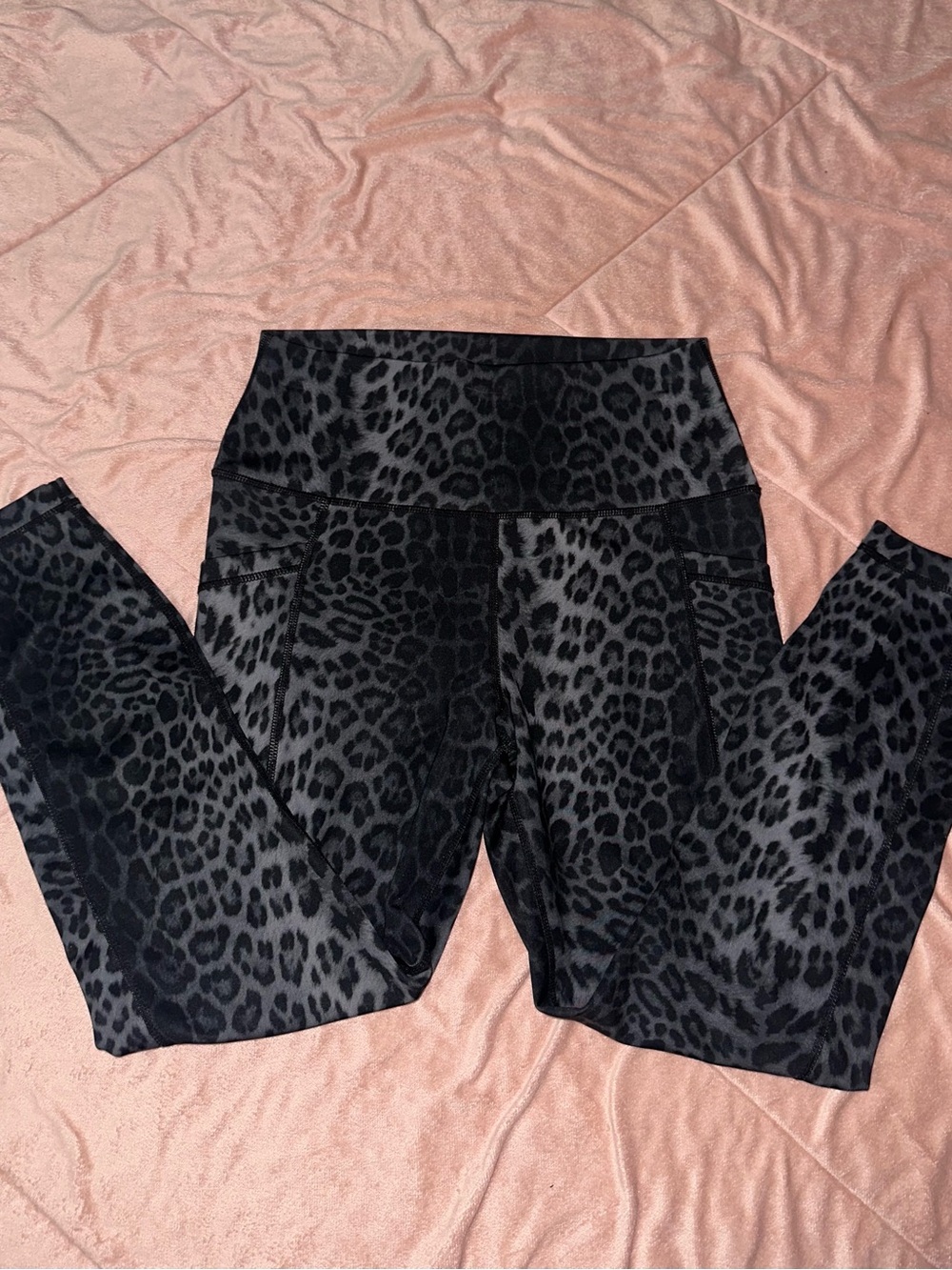 Velocity Women's Leopard-Print Leggings - Black & Gray
